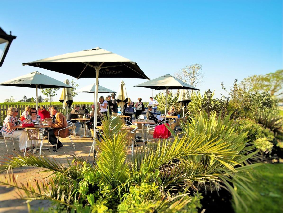 סוורדס Roganstown Hotel & Country Club מראה חיצוני תמונה